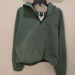 North Face Women’s Cropped Half-Zip Hoodie